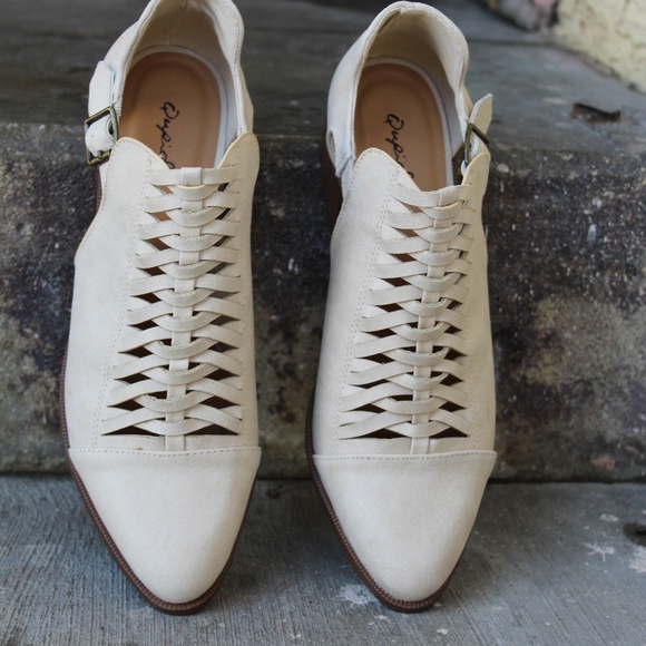 📣LAST PAIR/The Xaylah// Stone caged ankle bootie - Picture 4 of 8